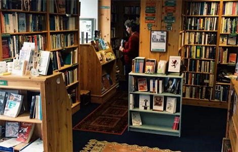 za 36 funti dnevno, ljubitelji knjiga mogu voditi knjižaru kraj obale mora u škotskoj laguna knjige