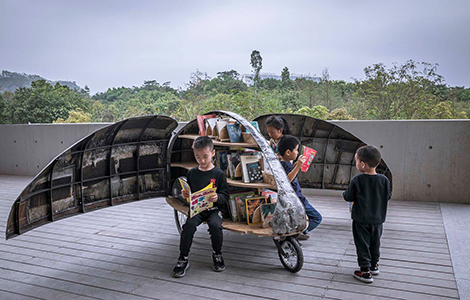 nekadašnji bajk šer bicikl unapređen u pokretnu biblioteku u obliku bube laguna knjige
