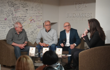 život, kao voda, uvek pronađe put ka svetlosti, koliki god da je mrak održana promocija knjige kad zvona zaneme vlade arsića laguna knjige