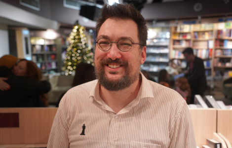 o iluzijama koje se čuvaju na sobnoj temperaturi predstavljen novi roman stefana tićmija tata kaže gambit  laguna knjige