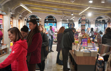 počela je noć knjige  laguna knjige