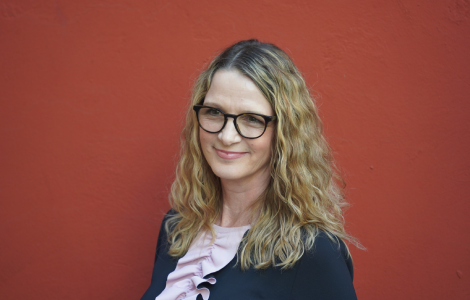 bronja žakelj priča o gubitku, odrastanju i otpornosti u knjizi i na filmu video  laguna knjige