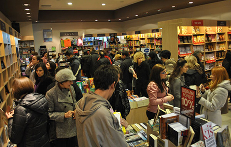 više od 30 000 posetilaca na petoj noći knjige  laguna knjige